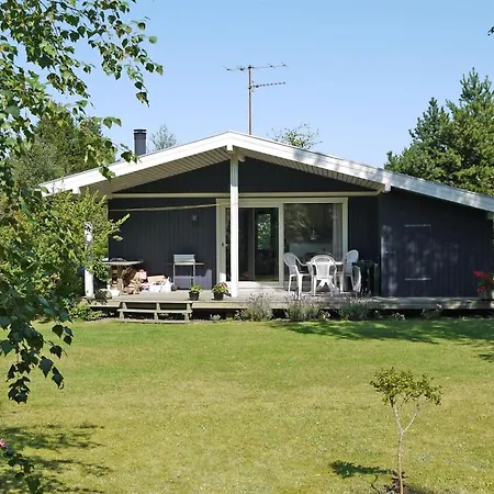 Menard - 400m From The Sea By Interhome *